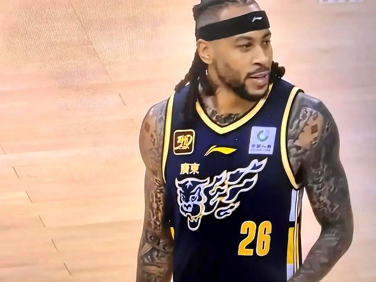 关于法国队观众热烈欢呼！，库里迎来三赛季出色发挥比赛高潮迭起的信息