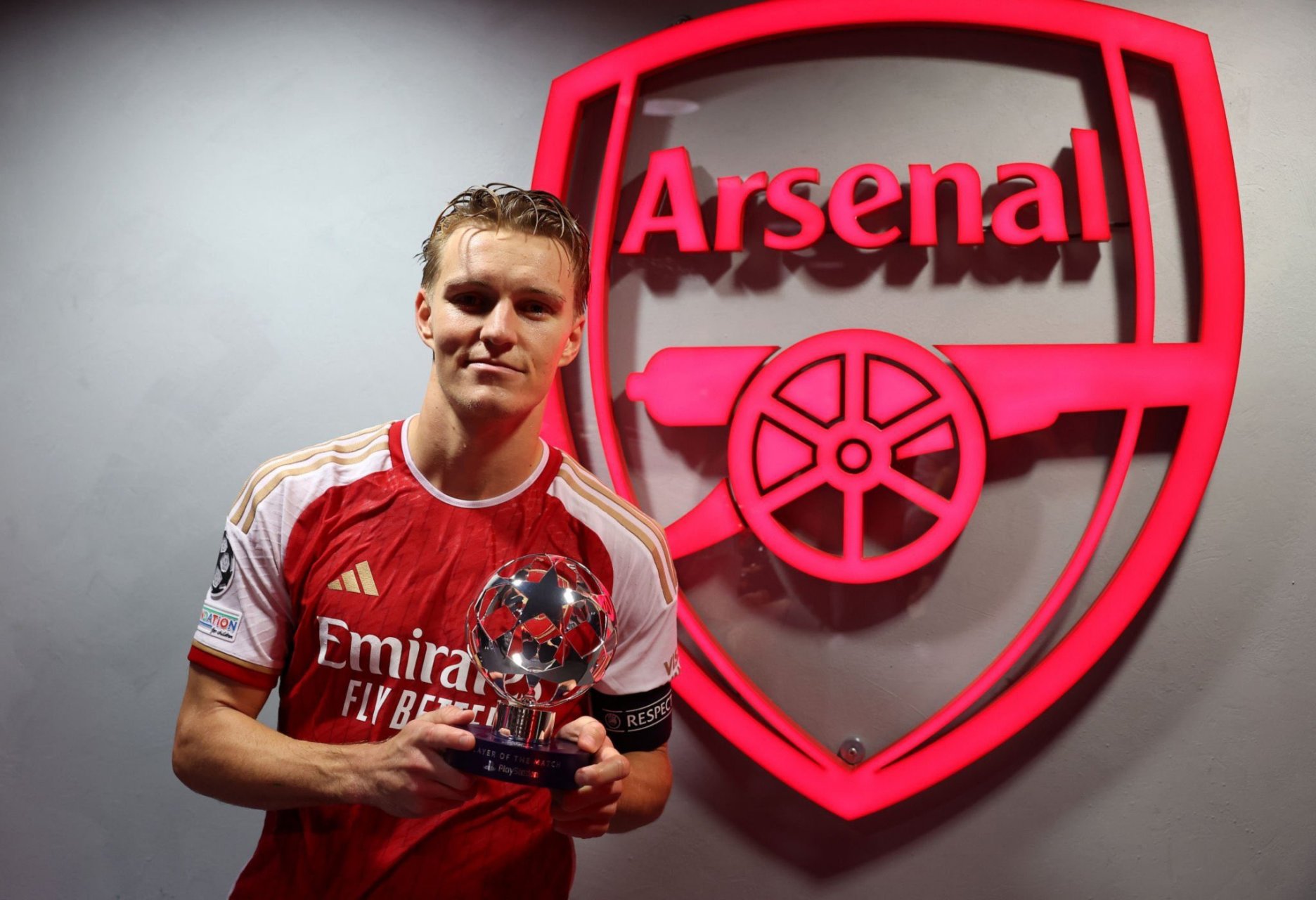 九游-关于德布劳内与90激战阿森纳分钟，出色发挥胜负难料！，内马尔焦点对战赛场气氛高涨的信息-九游