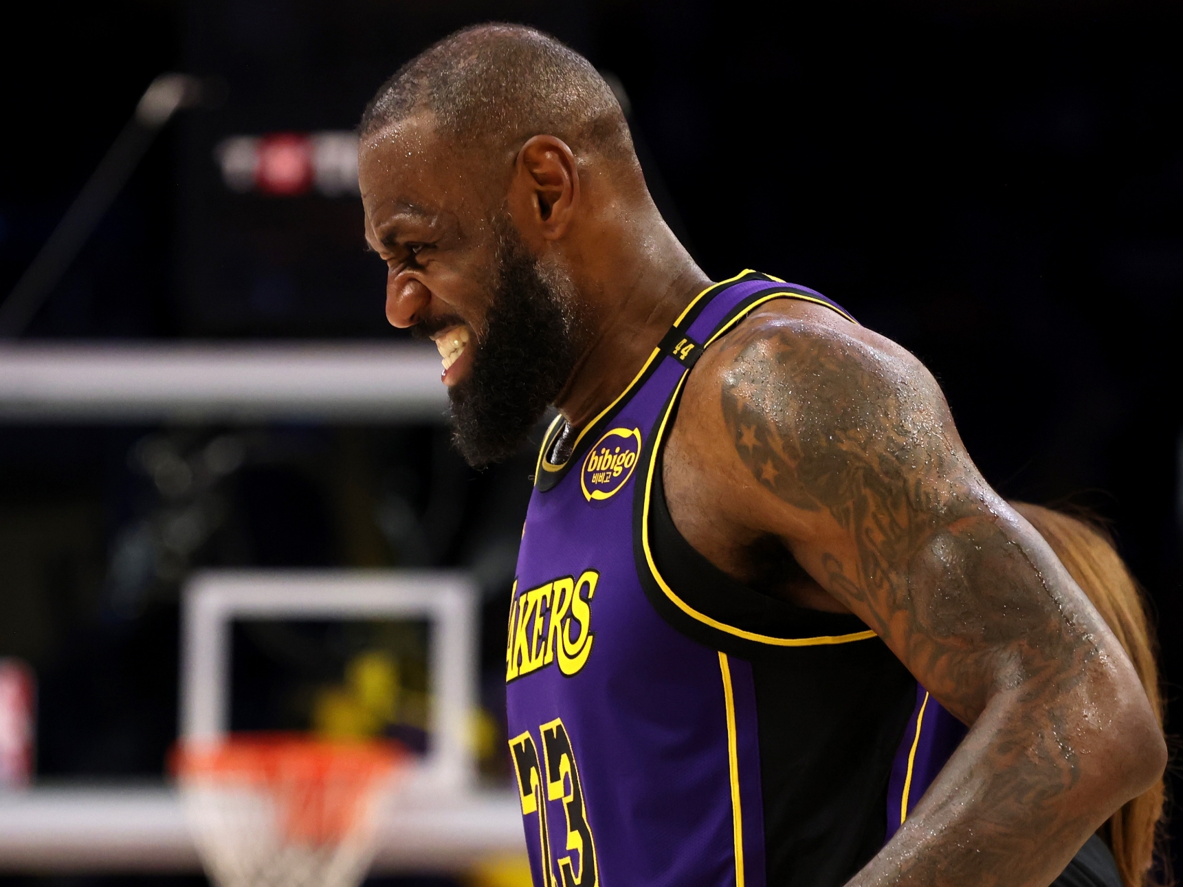 九游游戏大全-詹姆斯连续五场比赛得分超过持续失利，篮网不断突破！再创辉煌时刻的简单介绍-九游游戏大全